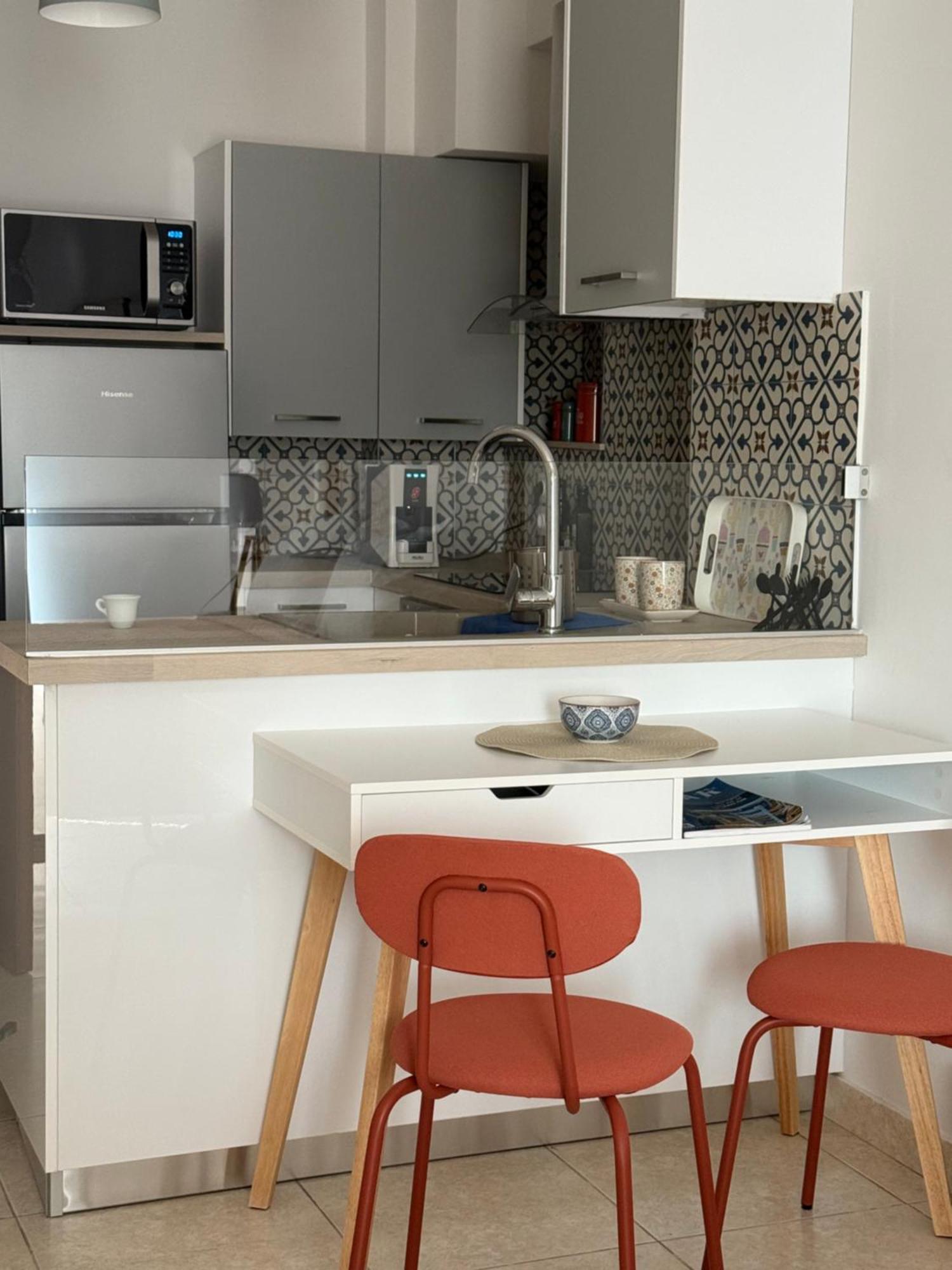 Seaside Apartment Salamís Eksteriør bilde